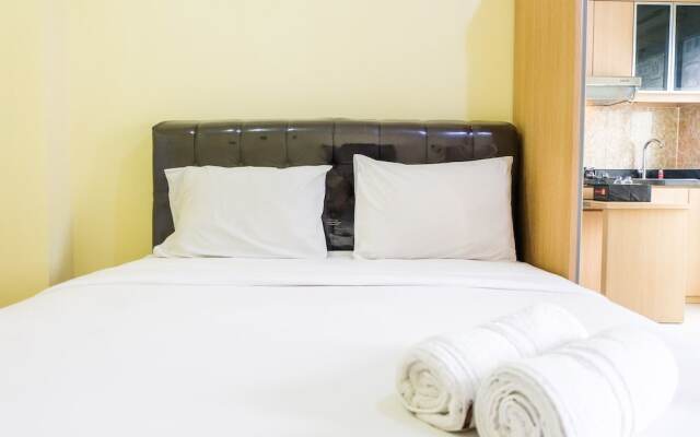 Minimalist Studio Green Pramuka Apartment