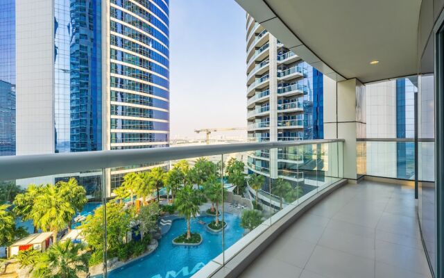 Midtown Gem, Luxurious Apartment With Balcony