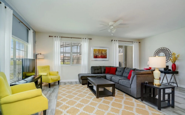 Stunning Lakeview Townhome w/ Private Pool!