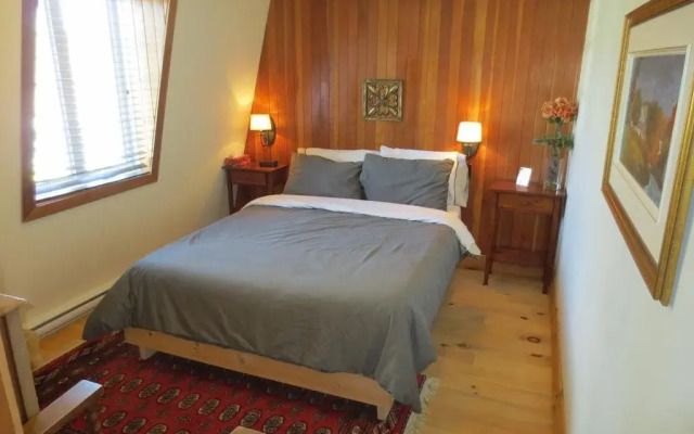 Couette et Fourchette, Saint sauveur B&B au cœur du village, Restaurant Apportez votre vin