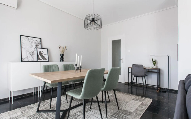 Spacious Apartment near HELEXPO