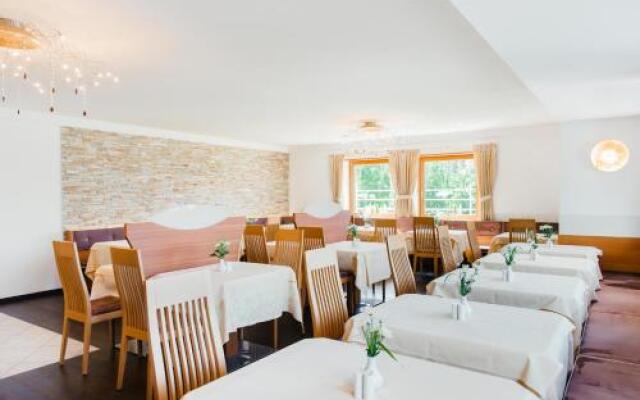 Oliven- & Genusshotel Hirzer