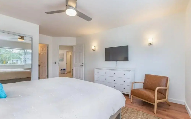 Emmalani 423 1 Bedroom Condo by RedAwning