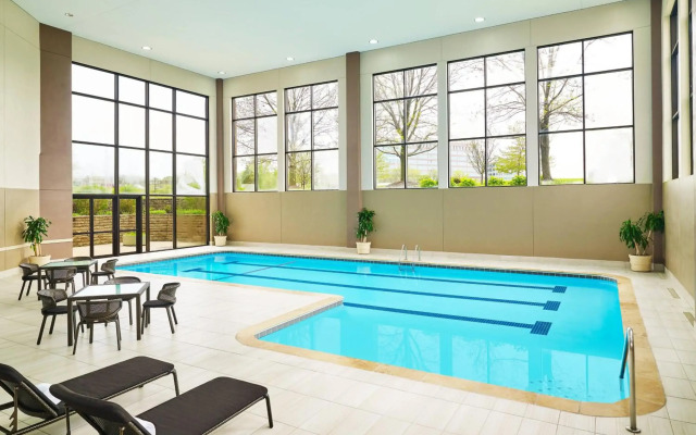 Sheraton Lisle Naperville Hotel