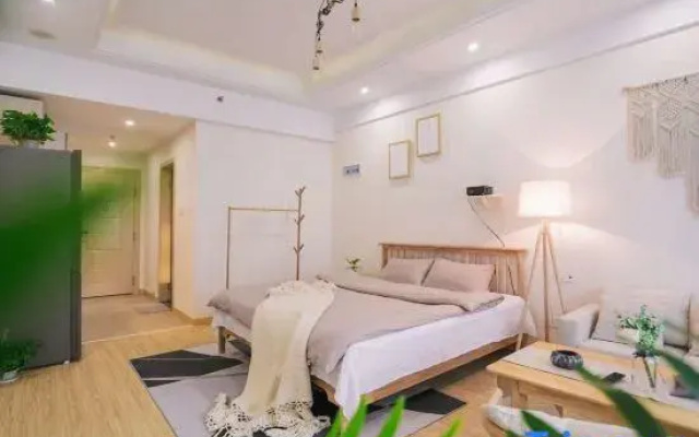 Yujian Homestay (People's Square)