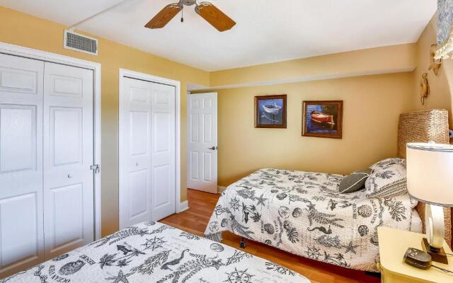 Pat's Paradise - 7030N