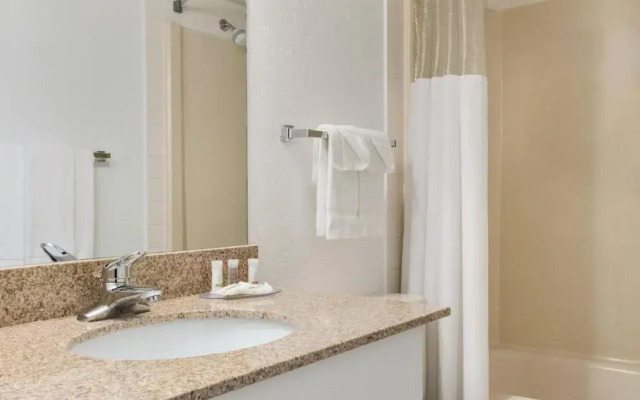 Days Inn - Lethbridge