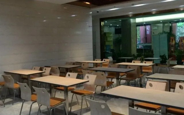 GreenTree Inn Road Subway Station Express Hotel