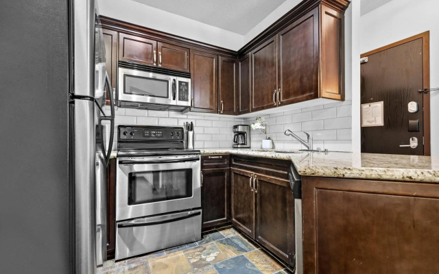 Instant Suites - Luxury 2 BR Suite in Canmore | Banff