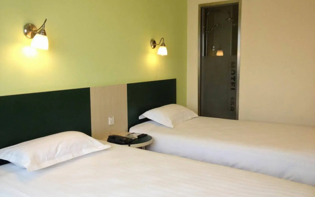Home Inn Selected Shanghai Dahua Xincun Road Subway Station