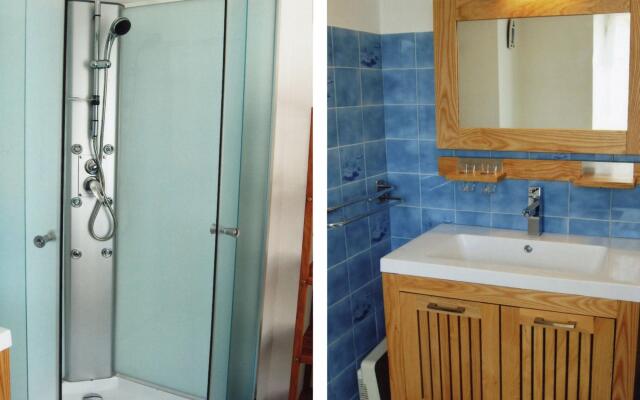 Vintage Holiday Home in Besse with Swimming Pool