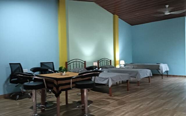 This Is It Airport Hotel and Restaurant