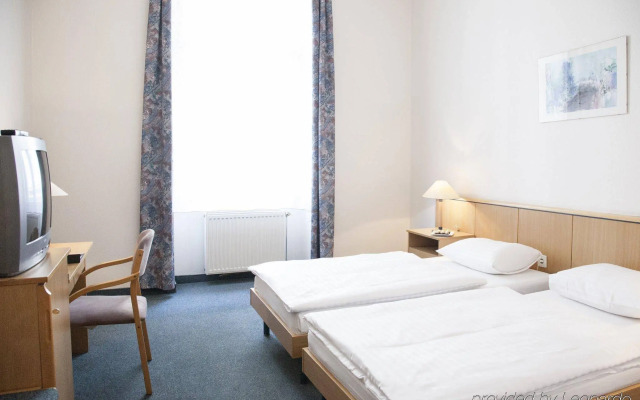 City Hotel Ring