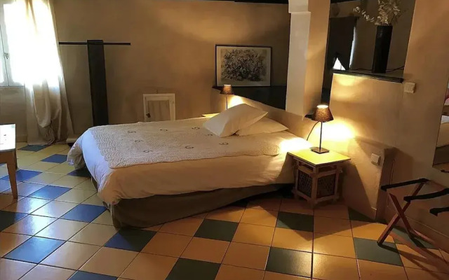 Logis Le Mas Et La Flambee Du Luberon