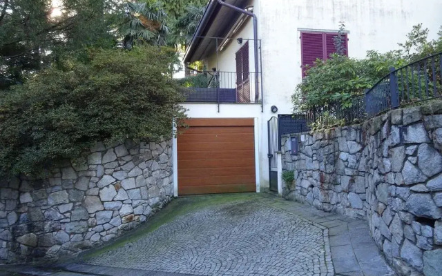 Como Lake Home