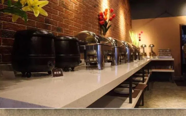 James Joyce Coffetel (Chengdu Wuhou Overpass Subway station)