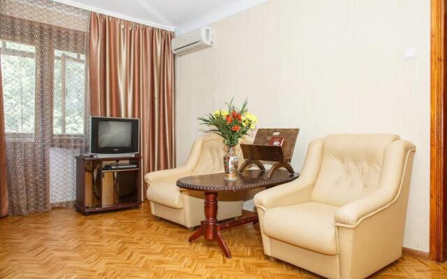 Apartment on Yatsenka Street near Intourist Hotel