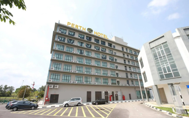 SEM9 Senai ''Formerly Known as Perth Hotel"