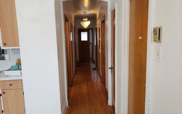 Apartment near Metro Monk Station