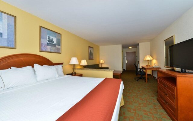 Holiday Inn Express Hotel & Suites Petersburg-Dinwiddie, an IHG Hotel