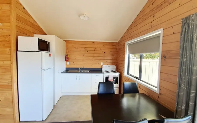 Cooks Beach Resort