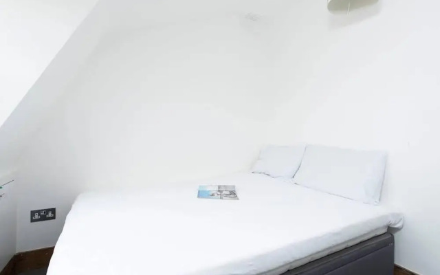 Beautiful And Central 2BR Loft Apartment