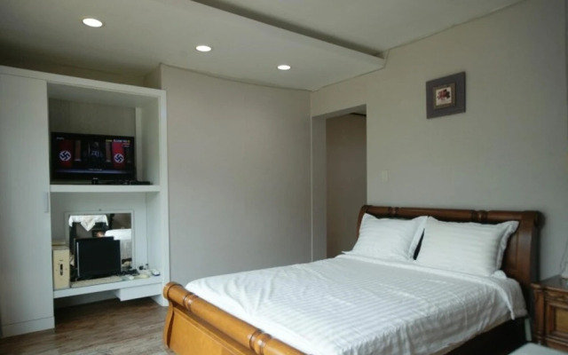 Yangyang Denver House Pension