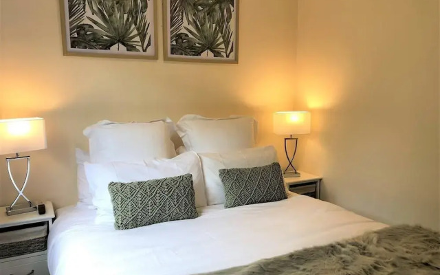 Spacious Townhouse Incredible Alpine Lake Views