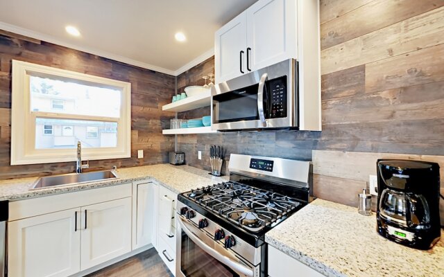 4093 Manzanita Ave Cabin Unit 1