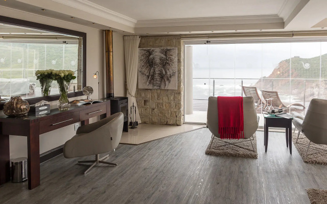 Head over Hills Luxury Retreat