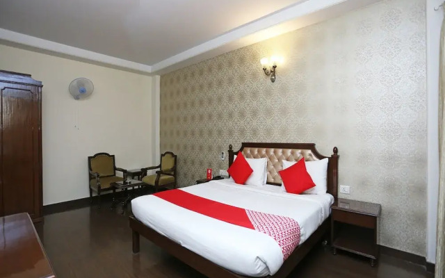 OYO 16565 Karnal Haveli