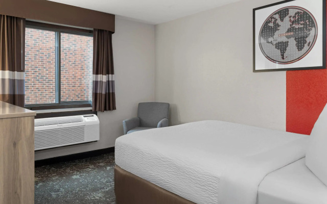 Ramada by Wyndham Cedar Rapids South