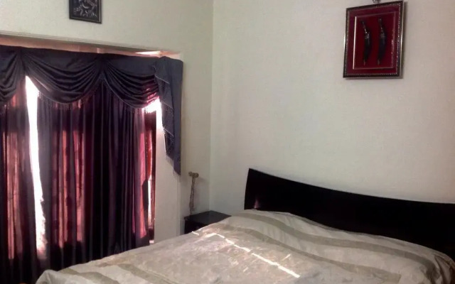 Lake Pleasant Cottage