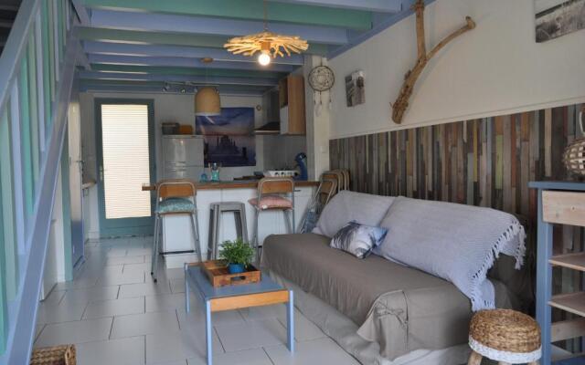 Très joli pavillon dans res avec piscine - 243631