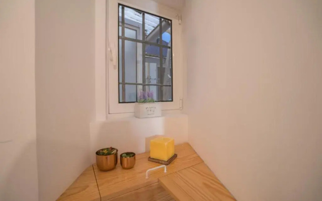 Rose Apartments