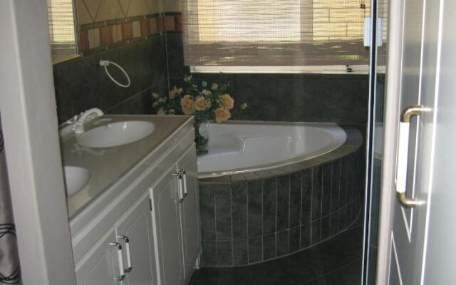 Big6 Guesthouse (Adults Only)