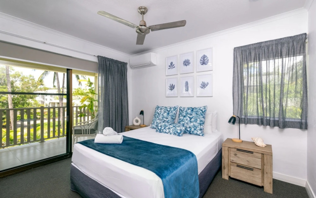 Seascape Holiday-Tropical Reef Apartment – Guest Rooms – Port Douglas