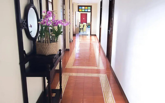 Woo Gallery and Boutique Hotel