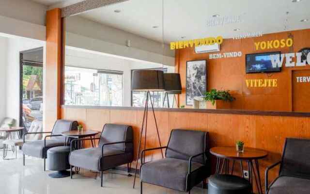 Ekon Hotel