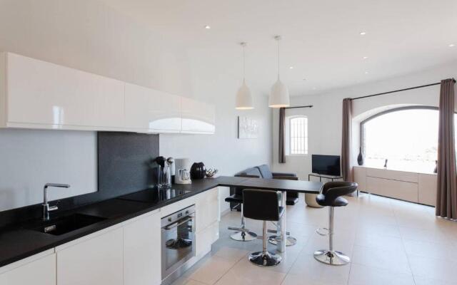 appartement 4 personnes vue mer remparts Antibes
