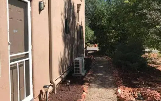 Mountain View Apartment, Residential Area, Private Entrance