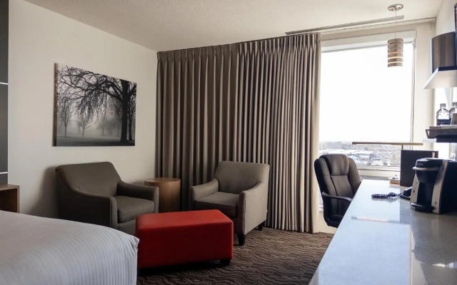 Carriage House Hotel & Conference Centre