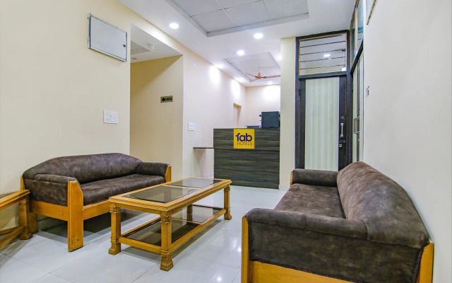 Fabhotel F9 Ashok Vihar