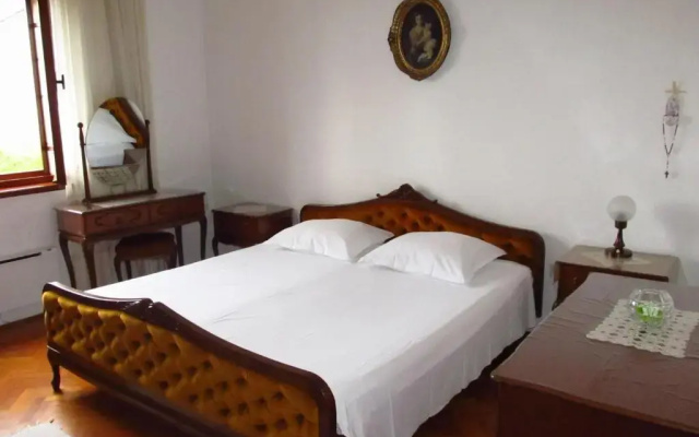 Apartment Mika-150m from the sea