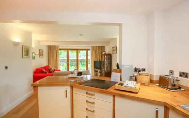 5 Burford Mews