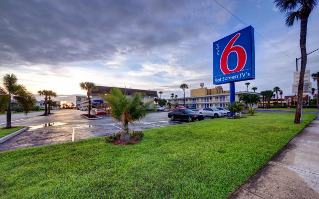 Motel 6 Cocoa Beach, FL