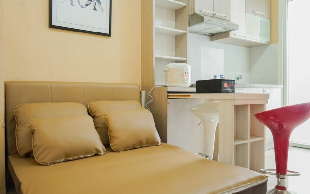 Simply Cozy 2BR Green Pramuka Apartment