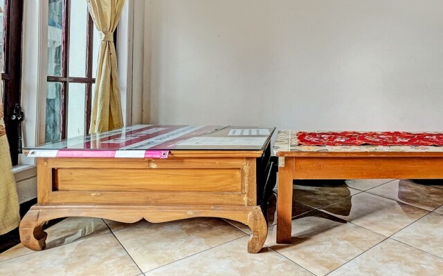 OYO 93422 Villa Tirto