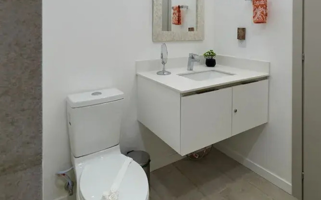 Sunset Blvd 10A - 2 Br Condo