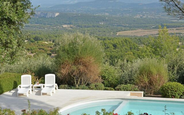 Captivating Home in Murs France With Private Swimming Pool
